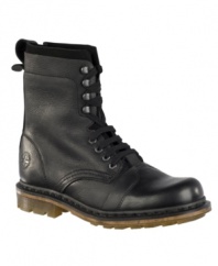 Ready for a pair of men's boots that will give you the rough and tumble look you've been seeking? Distressed details and smooth leather panels make these rugged Dr. Martens boots for men a great choice for your off-the-clock wardrobe.