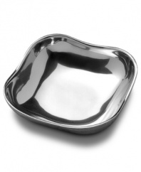 Rice, pasta and other star side dishes have a special place at your table with the Boston small bowl. At once round and square in brilliant Armetale metal, this simple, versatile dish shines at everyday meals and festive gatherings.