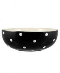 Perk up your kitchen with playful polka dots! Sprinkled with color, this hand-painted bowl is perfect for oatmeal, soup or spaghetti. Pair with other pieces from Spode's Baking Days collection of dinnerware and dishes for an exceptionally fun table setting.