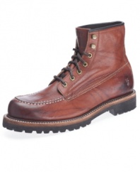 Contrast stitching and textured leather differentiate this pair of men's boots from others. So put a rugged twist on your wardrobe in these comfortable, casual boots for men from Frye.