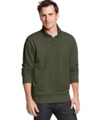 Add this ultra-soft terry shirt from Izod to your casual rotation for a refined yet comfortable look. (Clearance)