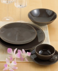 Rich chocolate hues and a dashing coupe shape give this place settings collection from Calvin Klein undeniably chic style. Tonal Edge dinnerware features lush brown glaze over fine porcelain with a matte bisque rim to create a duality of color.