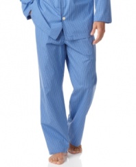 This essential pajama pant, rendered in smooth woven cotton for a light, comfortable fit.