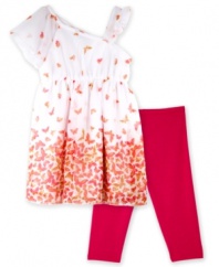 Fly away. She'll feel like she can fly in this sweet tunic and pant set featuring butterflies from BCX.