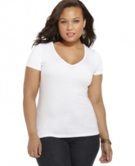 A basic piece with tons of styling options: ING's plus size tee makes the perfect backdrop for layers and statement jewelry!