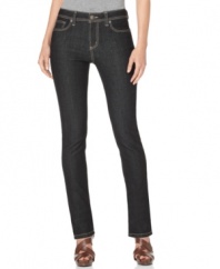 Denim with a stylish black rinse wash and white topstitching from DKNY Jeans. The ultra-skinny fit will look great with all of your tunics and sweaters.