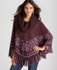 BandolinoBlu's printed poncho helps your wardrobe make the transition to cold weather in style!