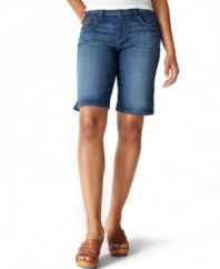Refresh your denim look with these springy shorts from Levi's! A medium blue wash and Bermuda length is essential for warmer weather.