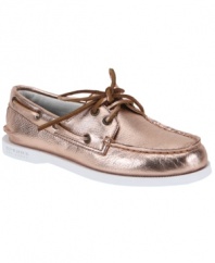 Designed to shine. She'll be sure to standout when she's sporting these boat shoes from Sperry Top-Sider.