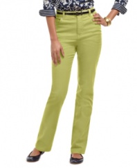 These Charter Club jeans feature an of-the-moment colored wash and slimming tummy panel for a flattering fit! Pair it with a printed shirt for an unexpected take on tailored dressing.