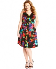 Be a top style pick with Spense's sleeveless plus size dress, defined by a flattering A-line shape.