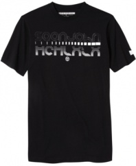 Take one last lap. You'll be dressed to win in this cool graphic tee from Sean John.