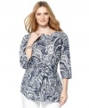 A paisley print enlivens this flattering tunic from Jones New York Signature. The attached tie at the front accentuates your waistline, too!