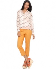 In a hot hue, these Bar III cropped skinny trousers are perfect for showcasing spring's statement sandals!