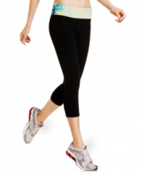 Sleek cropped leggings are workout essentials, from Ideology. They're perfect for yoga, the gym or jogging!