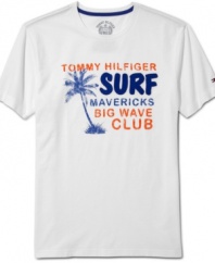Make waves this summer with your casual style when you are rocking this t-shirt from Tommy Hilfiger.
