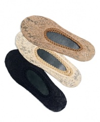 Line your feet with lace. Add a layer of cute comfort with these sheer footliners by Hot Sox. Comes in a pack of six.