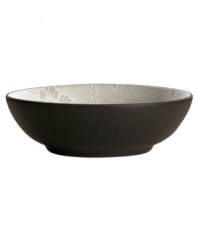 A fresh twist on a Noritake favorite, the Colorwave Chocolate Bloom vegetable bowl offers the same sleek style and durability as the original dinnerware pattern but with a pretty floral print.