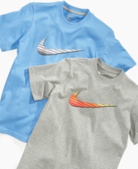 Classic style. A slick update on a trademarked style, he'll look fresh in this swoosh logo tee from Nike.