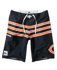 Weather might change but your love for football doesn't. Show off your allegiance to the Chicago Bears even during the off-season with these NFL board shorts from Quiksilver.