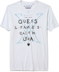 Whether on its own or under a blazer, this Guess t-shirt ups the ante on your casual style.