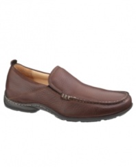 Who says comfort and style need to be mutually exclusive? When you step into these updated leather loafers from Hush Puppies you've got the perfect hybrid pair of casual men's shoes for the work week (or the weekend).