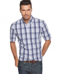 Look presentable. Plaid instantly preps up your style with this seersucker shirt from Izod.