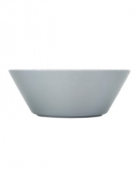 With a minimalist design and unparalleled durability, the Teema bowl makes preparing and serving soup or cereal a cinch. Featuring a sleek, angled edge in glossy gray porcelain by Kaj Franck for Iittala.