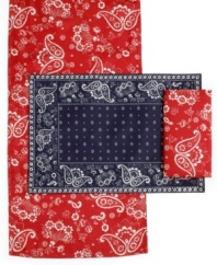 Get out more. Sawyer Navy napkins make it happen in outdoor-friendly polyester with a paisley bandana-style print. A casual classic from Lauren Ralph Lauren.