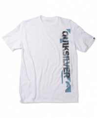 Relax and let this classic t-shirt from Quiksilver do the work of keeping you looking fresh this summer.