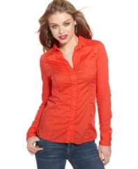 This lightweight button-front shirt from GUESS? looks great with your fave jeans and boots. Perfect for layering, too!