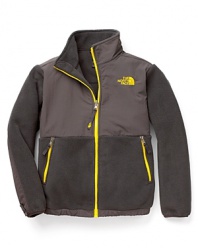 The Denali jacket has a timeless sporty style, bringing surprising warmth and comfort to your little guys' look.