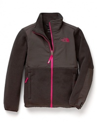 The Denali jacket has a timeless sporty style, bringing surprising warmth and comfort to your little gal's look.