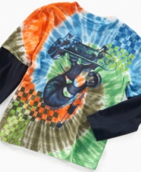 This tie-dyed tee infuses bright colors into everyday skater style.