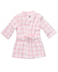 Help fight the chill when you take her out of the bath with this comfy robe from Carters.