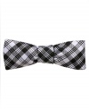 With a pop of preppy plaid, this Countess Mara bowtie add a touch of Ivy style to your dress look. Plus, it's reversible, so you can double your options.