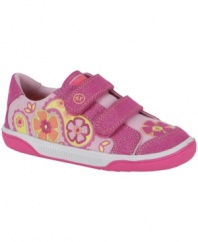 Flower power! With rounded edges for less stumbles and an outsole made for flexibility, these sweet Stride Rite shoes will make her feel like she can do anything.