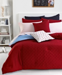 Sail off to sleep with this Nantucket Red Hilfiger Prep comforter from Tommy Hilfiger. A unique combination of allover diamond quilting and signature ribbon elements add extra dimension to your bed.