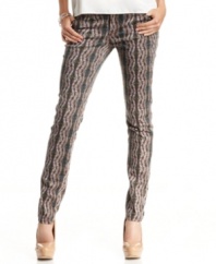 Add a dynamic print to your day look with these twill skinny pants from Jessica Simpson!