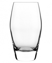 Tend to the bar and table. This set of prestige highball glasses is crafted in Luigi Bormioli's superior SON.hyx glass to resist chipping and discoloration and, with a thick sham, curved silhouette and great weighted feel, lend professional polish to every drink.