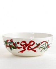 Veggies get a seasonal update with Martha Stewart Collection's Holiday Garden vegetable bowl. Graceful boughs of holly and vibrant red ribbons decorate this lovely 9 bowl that's dishwasher-safe.