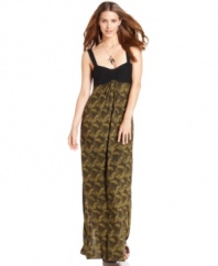 Perfect for an effortlessly chic daytime look, this RACHEL Rachel Roy printed maxi dress is both lovely yet leisurely!