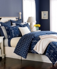 In a cool blue and cream palette, these Shadow Trail Flannel shams from Martha Stewart Collection offer an inspired new look for your sleep space. Beautiful florals cascade vertically down the sham all in warm, cotton flannel texture.