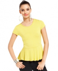 A ruffled peplum hem adds a fashion-forward flair to this otherwise basic Bar III top -- a stylish spin on a staple!