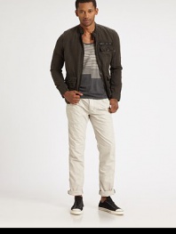 Rugged yet refined, its all in the details with this seasonal outerwear option, featuring zipper accents and buttoned flap pockets, garment dyed in a lightweight linen and cotton blend.Zip frontStand collarChest, waist flap pocketsBanded cuffs and hemAbout 28 from shoulder to hem55% linen/45% cottonDry cleanImported
