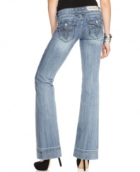 With trouser-style pockets, these Rock Revival flared jeans are a new style to add to your denim wardrobe!