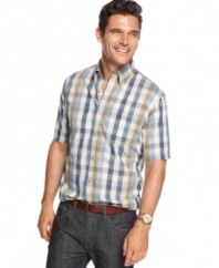 Square up. Get yourself set for the day in style with this plaid shirt from Van Heusen.