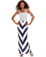 Graphic chevron stripes add a modern appeal to this Kensie maxi skirt -- perfect for a stylish day-to-night look!