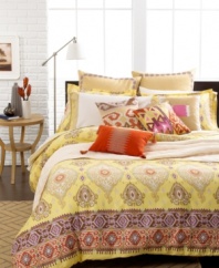 The Colorful Kilim duvet cover set transforms your bed into a modern work of art with statement-making designs and bold hues. Button closure.