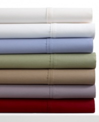 Sleep just right with the perfect sheets. This sheet set features a 550-thread count cotton blend with single-ply construction and a single pleated detail along the cuff. Choose from a variety of sophisticated hues.